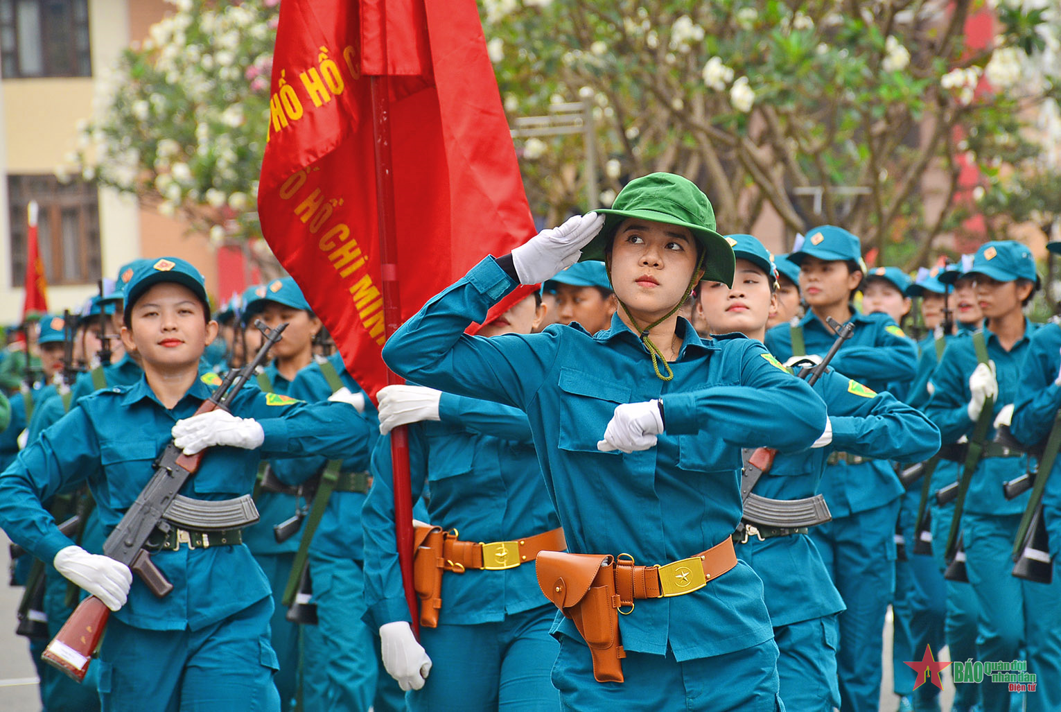 Quân khu 7 kiểm tra công tác huấn luyện khối nữ du kích miền Nam 